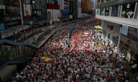 Ribuan orang berkumpul di Hong Kong memprotes hukum ekstradisi yang diusulkan, Ahad (9/6).