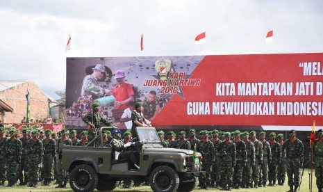 Ribuan prajurit Kodam I/BB melaksanakan upacara Hari Juang Kartika 2016 di Stadion Samura Kabupaten Karo, Sumatera Utara pada hari Kamis (15/12). 