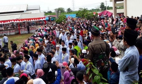 Ribuan Santri dari seluruh pesantren di nusantara mengikuti lomba membaca kitab atau Musabaqah Qiraatil Kutub (MQK) Tingkat Nasional tahun 2017 di Jepara, Jawa Tengah, Jumat (1/12).