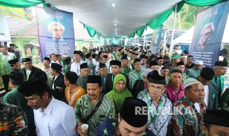 Munas NU. Ribuan warga Nahdlatul Ulama (NU) hadir pada acara Musyawarah Nasional Alim Ulama dan Konferensi Besar NU, di Ponpes Miftahul Huda Al-Azhar Citangkolo, Kota Banjar, Jawa Barat, Rabu (27/2).