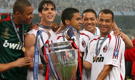 Ricardo Kaka (kedua kiri) saat menjuarai Liga Champions 2007 bersama AC Milan.