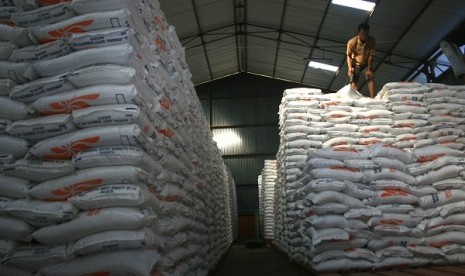 Rice stock in a sub-warehouse of  state Rice Procurement Agency (Bulog) in Indramayu, West Java, before the fasting month. (file photo)