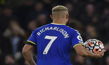 Penyerang Everton Richarlison. Everton Kehilangan Richarlison beberapa pekan ke depan karena sang striker dibekap cedera.