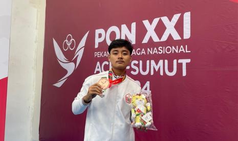 Richo Akbar, mahasiswa Program Studi (Prodi) Ilmu Komunikasi Universitas BSI (Bina Sarana Informatika) kampus Pemuda, berhasil meraih medali perunggu dalam cabang olahraga squash pada Pekan Olahraga Nasional (PON) XXI 2024 yang diselenggarakan di Sumatera Utara dan Aceh, pada 9 hingga 20 September 2024.