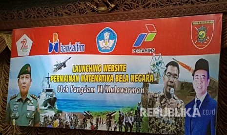 Ridwan Hasan menyampaikan cara berpikir suprarasional kepada anggota Kopassus di Balikpapan, Kaltim, Jumat (29/9). Ridwan Hasan adalah pendiri Klinik pendidikan MIPA dan pelatih olimpiade matematika internasional.