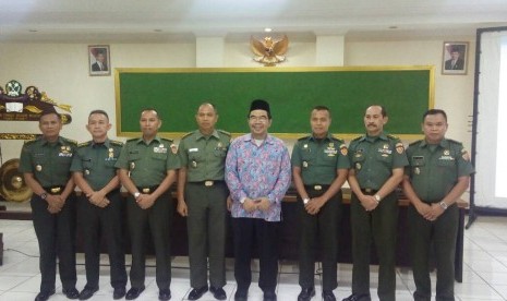 Ridwan Hasan Saputra berbagi ilmu supra rasional di Sekolah Tinggi Hukum Militer