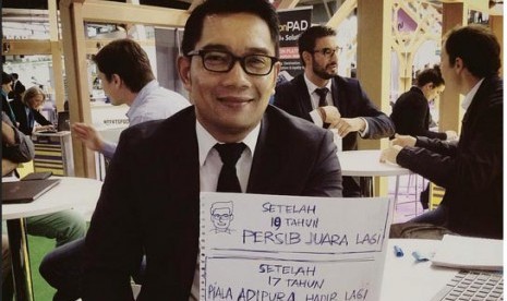 Ridwan Kamil memamerkan surat undangan penyerahan Piala Adipura di Instagram miliknya, @ridwankamil