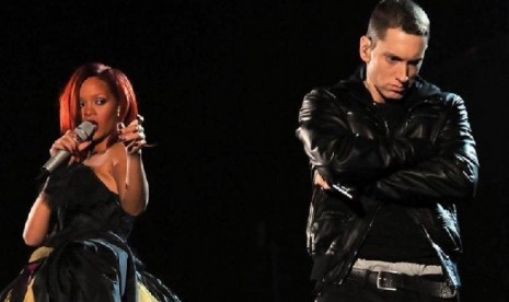 Rihanna dan Eminem 