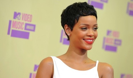 Rihanna saat menghadiri ajang MTV Video Music Awards, 6 September 2012 di Los Angeles