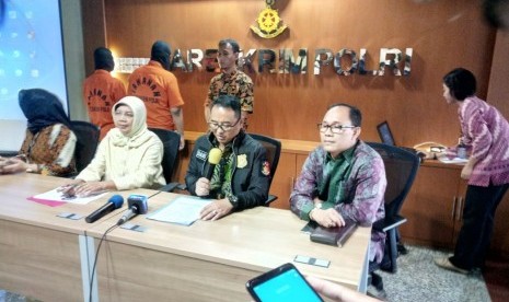 Rilis pengungkapan situs penyedia konten pornografi di Direktorat Tindak Pidana Siber Bareskrim Polri, Jakarta, Jumat (8/6). 