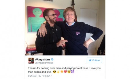 Ringo Starr (kiri) dan Paul McCartney