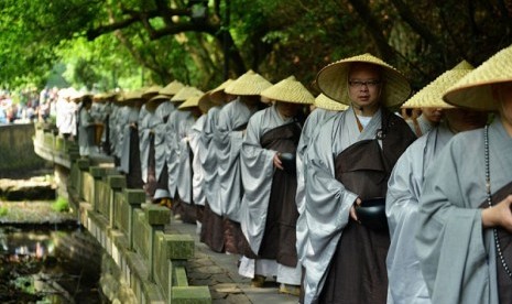 Ritual waisak di Cina