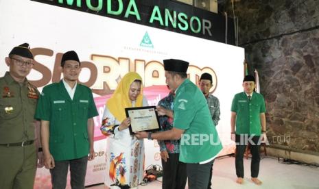 Riyanto Award memberikan penghargaan ke sejumlah tokoh 