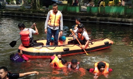 Rjmah Zakat gelar latihan arung jeram untuk relawan.