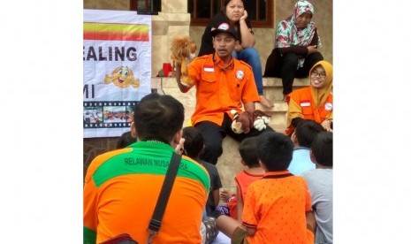  RNPB Laznas LMI menurunkan Tim Trauma Healing Mobile.