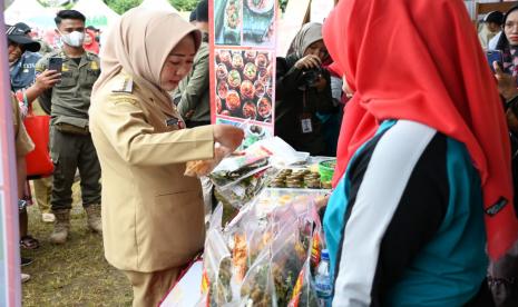 Roadshow Pemulihan Ekonomi Kabupaten Purbalingga yang diadakan di Kecamatan Karangreja, Kabupaten Purbalingga, Senin (5/12/22). 