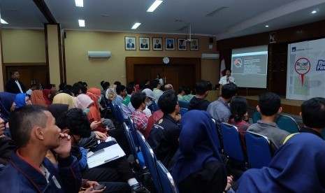 Roadshow program edukasi literasi dan kegiatan kampanye antisipasi risiko menghadapi kehidupan masa depan yang digelar AXA dan AXA Mandiri di Yogyakarta beberapa waktu lalu.