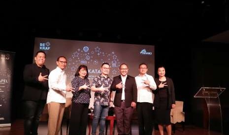 Robby Wahyudi CEO Danumaya Dipa, Ricky Pesik Wakil Kepala Badan Ekonomi Kreatif, Grace Koesnadi Executive Directur Danumaya Dipa, Bambang Sutedja Direktur Medialink Animation Ltd Asia Tenggara, Bonifasius Wahyu Pudjianto Direktur Pengembangan Pasar Luar Negeri, Ardian Elkana Ketua Umum Asosiasi Industri Animasi dan Kreatif Indonesia, Mayumi Haryoto CEO Danumaya Dipa (kiri ke kanan)