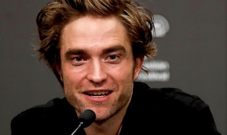 Robert Pattinson. Film Mickey 17 yang disutradarai Bong Joon Ho dan dibintangi aktor Robert Pattinson akan dirilis pada 2025.