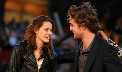 Robert Pattinson dan Kristen Stewart