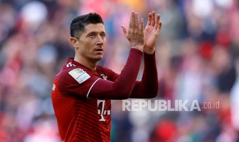 Penyerang Bayern Muenchen Robert Lewandowski. Barcelona dikabarkan mengincar Lewandowski tapi Muenchen berusaha mempertahankannya.