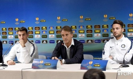 Roberto Mancini konferensi pers jelang Qarabag.