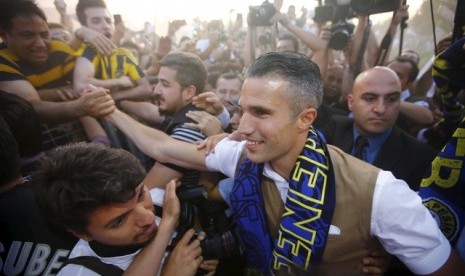 Robin van Persie saat tiba di Istanbul