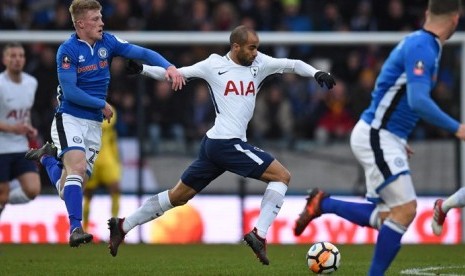 Rochdale vs Tottenham Hotspur pada babak kelima Piala FA 2017/2018 di Stadion Spotland, Ahad (19/2). Duel ini berakhir 2-2 sehingga Rochdale dan Tottenham harus melakoni duel replay atau ulangan.