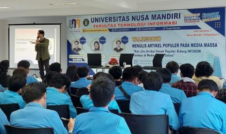 rogram Studi (prodi) Sistem Informasi, Informatika dan Sains Data Fakultas Teknologi Informasi (FTI) Kampus Digital Bisnis Universitas Nusa Mandiri (UNM) sukses menyelenggarakan kegiatan talkshow menulis artikel popular ilmiah pada media massa.