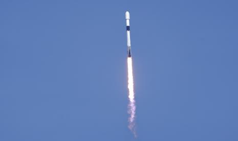 SpaceX Meluncurkan dan Mendaratkan Roket Ketiga dalam 36 Jam