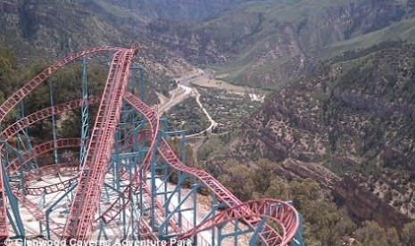 Roller coaster tertinggi di dunia