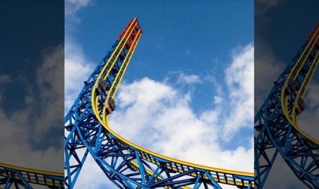 Roller coaster (Ilustrasi). Taman bermain Fuji-Q Highland meminta pengunjung tidak berteriak saat naik roller coaster. 