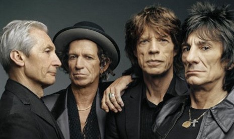 Rolling Stones  (dari kiri ke kanan) Charlie Watts, Keith Richards, Mick Jagger, Ron Wood