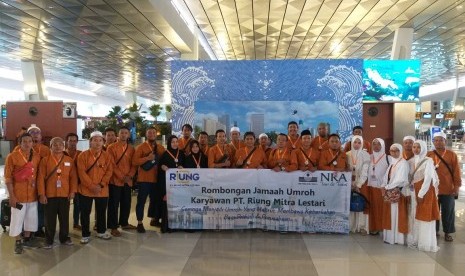 Rombongan jamaah umrah PT Riung Mitra Lestari.