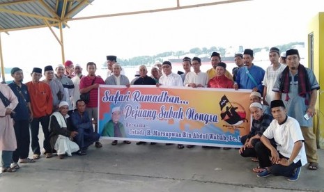 Rombongan Pejuang Subuh Nongsa (PSN) saat Safari Ramadhan ke perbatasan Singapura.