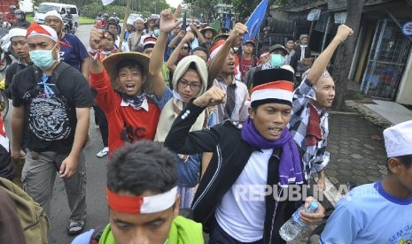 Peserta longmarch aksi jalan kaki menuju Jakarta (ilustrasi)