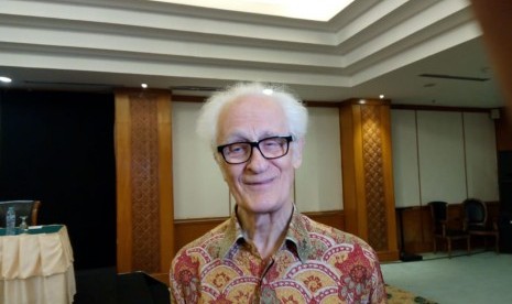 Romo Franz Magnis Suseno menanggapi persoalan yang menimpa Papua, di Hotel Grand Sahid Jaya, Jakarta, Jumat (23/8).