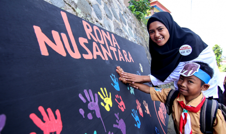 Rona Nusantara Rumah Zakat ajak pemuda berbagi di hari kemerdekaan.