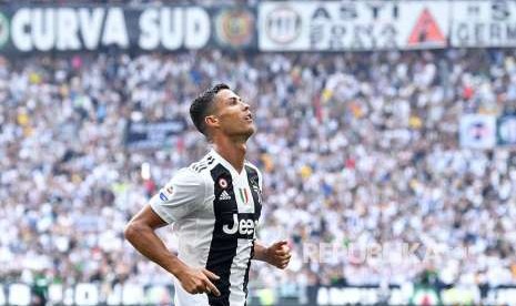 Ronaldo mencetak dua gol pada laga melawan Sassuolo di Liga Serie A Itali di Stadion Allianz, Turin, Italia, Ahad (16/9)