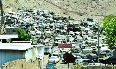 Rongsokan mobil di Makkah.