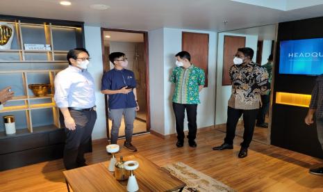 Roseville SOHO & Suite menjalin kerja sama dengan 99 Group dan KANA Furniture meluncurkan hunian kantor.