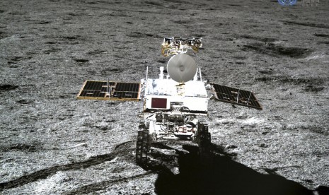 Rover Yutu-2 milik Cina yang mendarat di bulan, 11 Januari 2019.