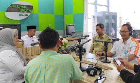 RRI Malang menayangkan wawancara dengan Penyuluh Perikanan Pertama dari Dinas Ketahanan Pangan dan Pertanian Kota Malang,dan humas Laznas BMH Jatim Gerai Malang.