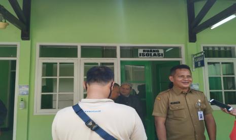 Ruang isolasi untuk pasien terduga terjangkit virus korona di RSUD dr Soekardjo Kota Tasikmalaya, Senin (16/3).(Republika/Bayu Adji P)