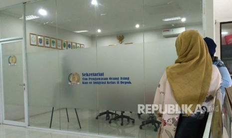 Ruang sekretariat tim pengawasan orang asing, Kantor Imigrasi Depok. 