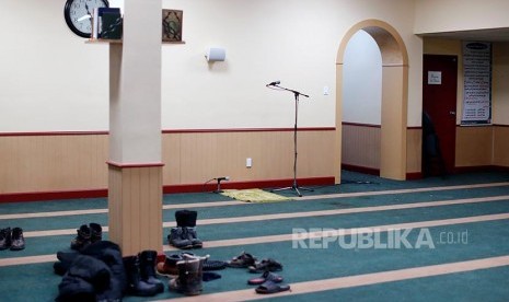 Masjid Quebec Renovasi Besar demi Tingkatkan Keamanan. Ruangan masjid tempat penembakan di Masjid Pusat Kebudayaan Islam Quebec, Quebec City, Kanada.