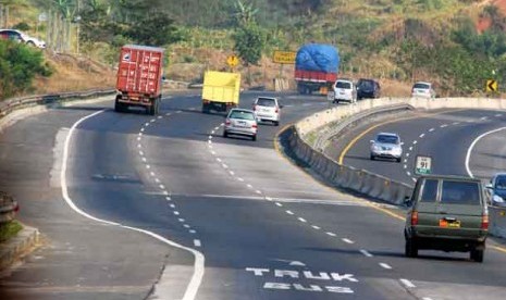 Ruas jalan tol Jakarta-Cikampek ,Purbaleunyi, Jawa Barat.