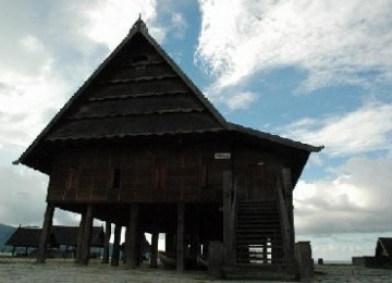 Rumah Adat Mamuju.