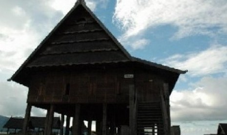 Rumah Adat Mamuju.