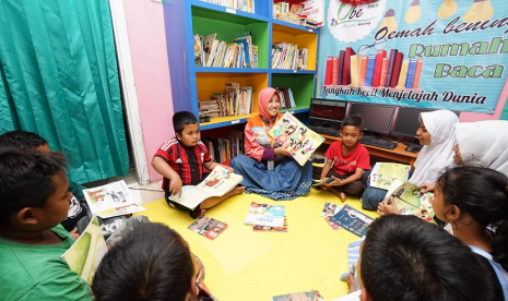 Rumah baca Oemah Bening yang didirikan Rumah Zakat di Banjarnegara.